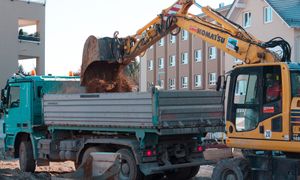 Bielsko-Biała. Pijani na budowie. Jeden drugiemu zmiażdżył stopę