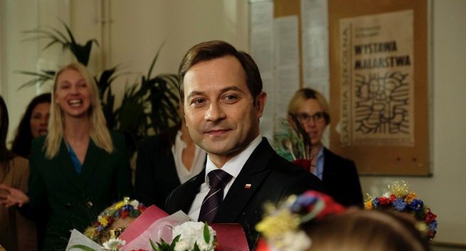 910 tys. widzów nowego serialu „Sługa Narodu” w Polsacie