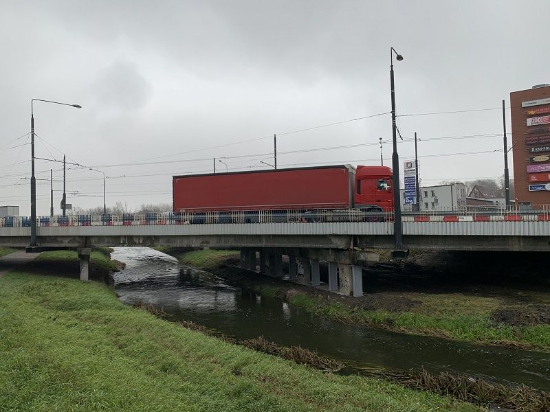 Most w ciągu al. Unii Lubelskiej z ośmioma podporami