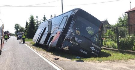 Wypadek autokaru z dziećmi koło Radomia. Są ranni