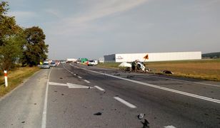 Opolskie. Śmiertelny wypadek w Krapkowicach. Osobówka zderzyła się z ciężarówką