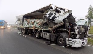 Wypadek na DK1 w Markowicach. Zderzyły się dwie ciężarówki