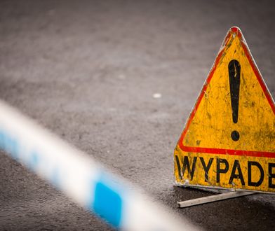 Samochód osobowy uderzył w autobus z dziećmi