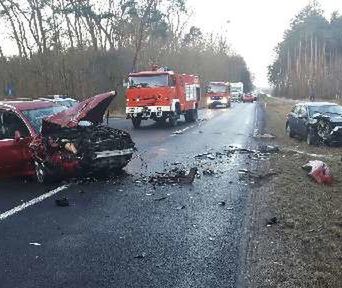 Załoga samolotu jechała na lotnisko. Lot do Warszawy odwołany