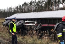 Słostowice. Poważny wypadek na DK 1. Ciężarówka wpadła do rowu