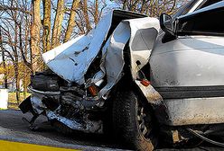 Zmasakrowany samochód