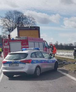 Wypadek na Mazowszu. Kobieta wjechała pod tira. Nie żyje dwójka dzieci