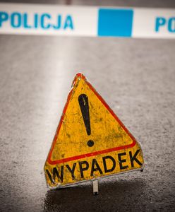 Dachował i wylądował w rowie. Wypadek samochodu z żołnierzami