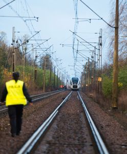 Tragiczny wypadek koło Torunia. Samochód wjechał pod pociąg