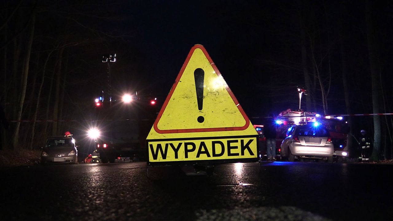 Wypadek w Śmiłowie. Zderzyły się 2 pojazdy
