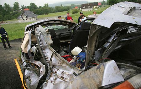 W tragicznym wypadku zginęło aż 5 pasażerów samochodu