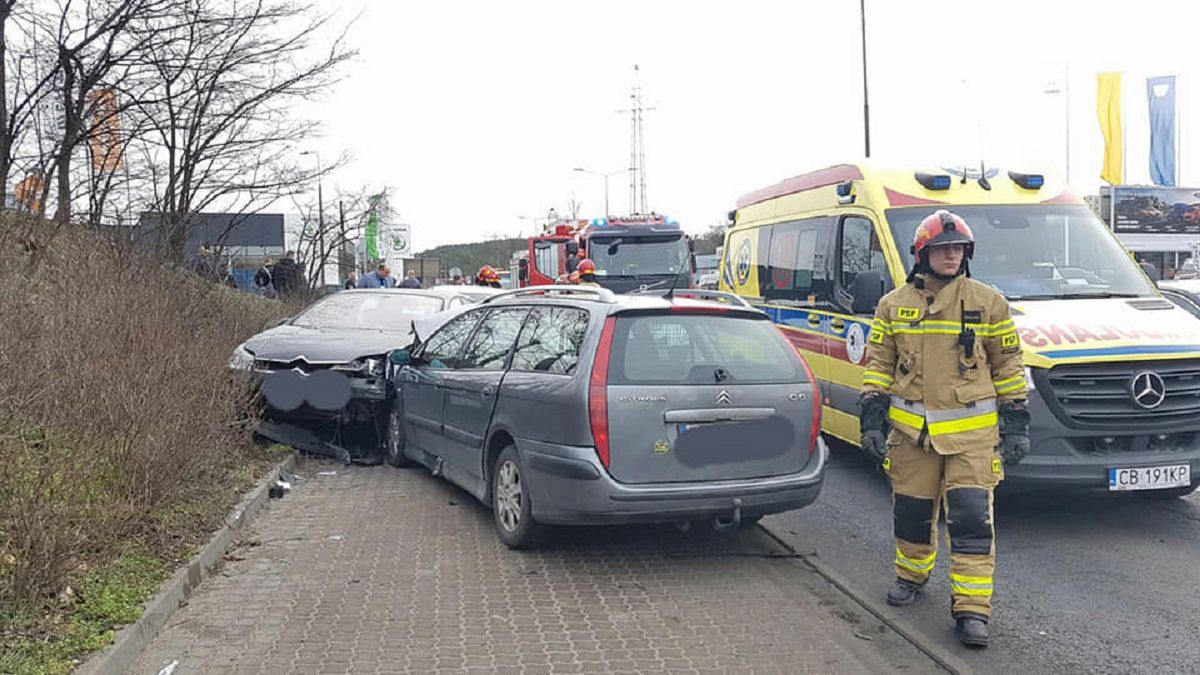 Tragiczny wypadek w Bydgoszczy. Kierowca zasłabł za kierownicą