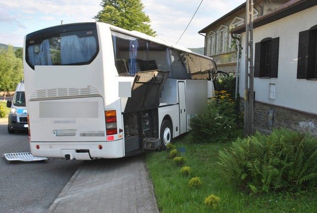 Próbował zatrzymać swój autobus. Zginął pod jego kołami