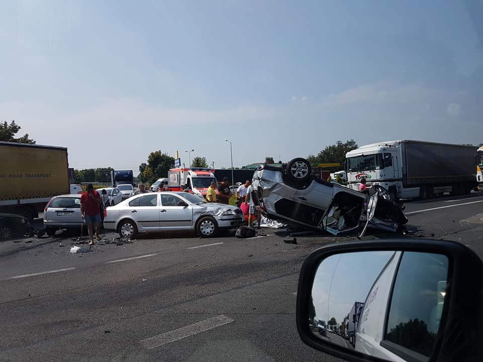 Śląskie. Wypadek na DK1. Cztery osoby ranne, pas na Katowice zablokowany