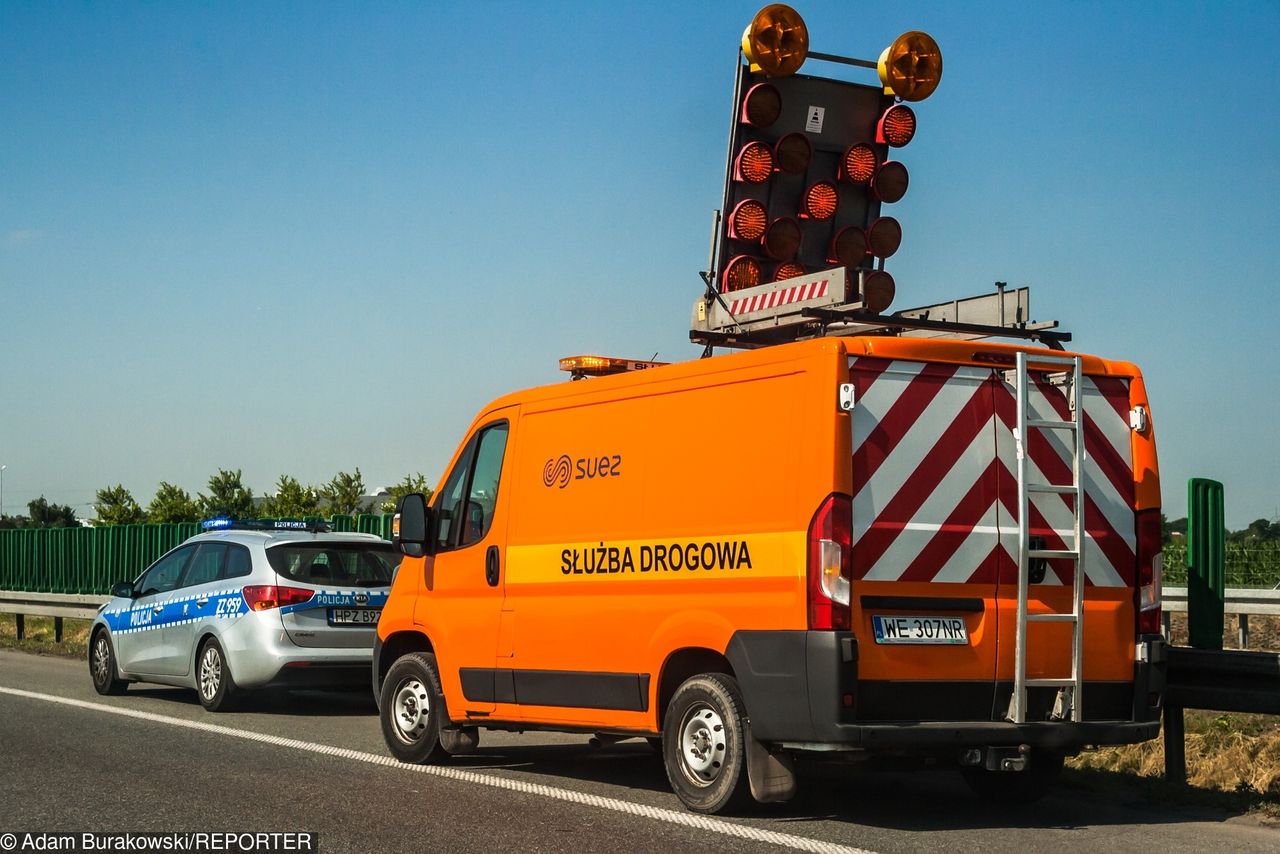 Karambol na A2. Jedna osoba jest ranna