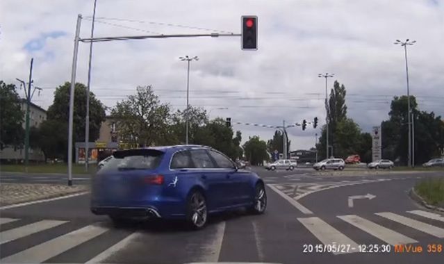 Rozbił poznańskie Audi RS6 Avant i stracił pracę