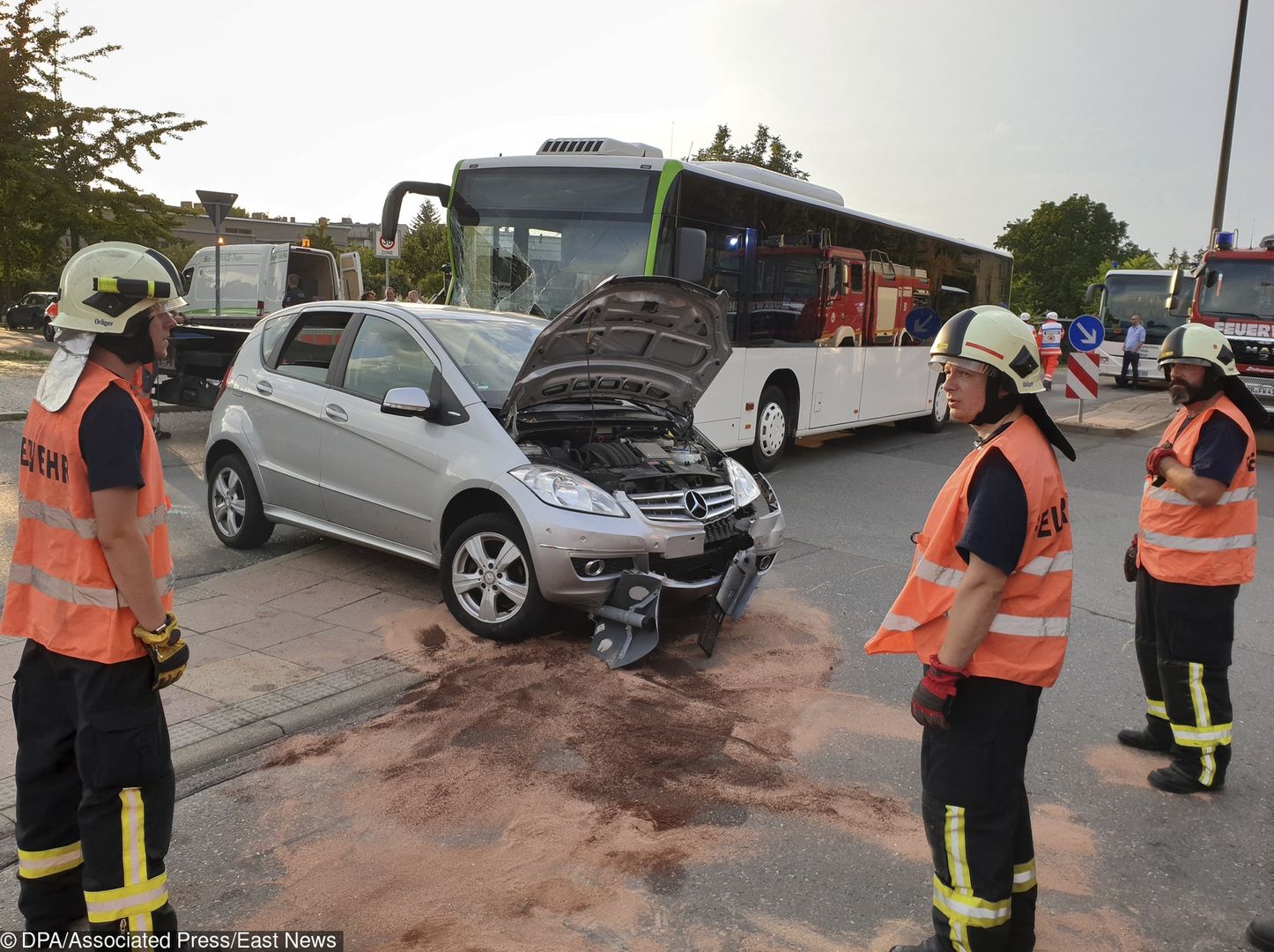 Wypadek w Brandenburgu. Mercedes zderzył się z autokarem