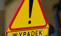 Sępopol. Auto spadło ze skarpy do rzeki; kierowca nie żyje