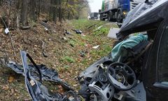 Śmiertelny wypadek pod Warszawą. Zginął pod kołami tira