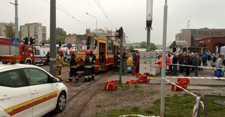 Dramatyczne sceny w Łodzi. Wykoleił się tramwaj