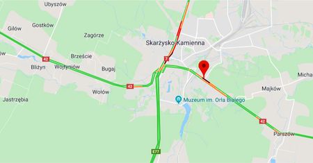 Skarżysko-Kamienna. Wypadek na DK42. Kobieta z dzieckiem potrącona na pasach