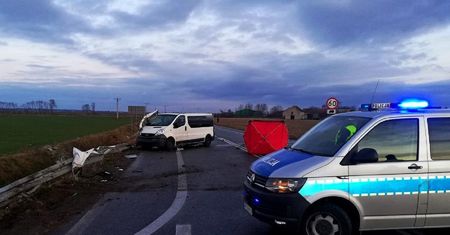 Pomorskie. Wypadek na drodze wojewódzkiej. Nie żyje pasażer busa