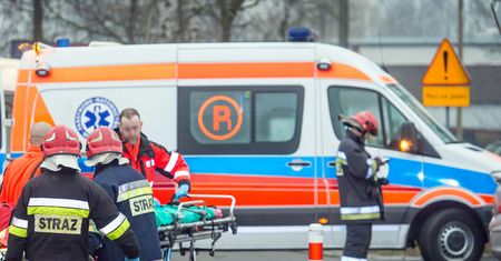 Śmiertelny wypadek na A4 pod Tarnowem. Podmuch wiatru zmiótł auto