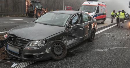 Oszustwa na OC coraz bardziej pomysłowe. Przez nie płacimy więcej za ubezpieczenie