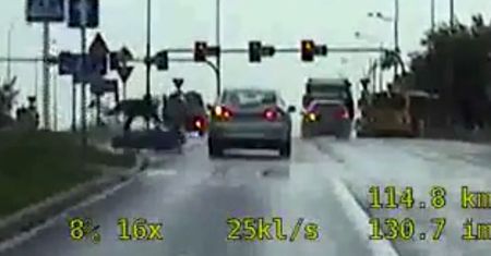 Poszukiwany uciekał policji na motocyklu