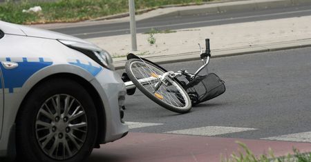Awantura we Wrocławiu. Taksówkarz celowo potrącił rowerzystę