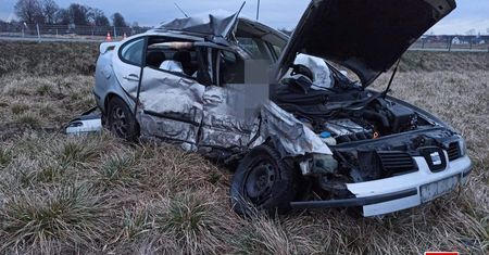 Tragiczny wypadek w Małopolsce. Ofiara śmiertelna, dwie osoby w stanie krytycznym