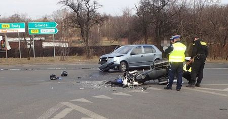 Groźny wypadek w Rybniku. W szpitalu motocyklista i 8-letnia dziewczynka