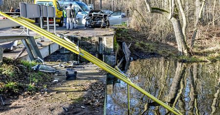 Cibórz w Lubuskiem: samochód wpadł do rozlewiska. Najprawdopodobniej prowadziła kobieta