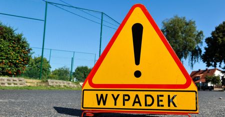 Liśnik Duży. Ciężarówka przewróciła się na DK nr 74. Zablokowała drogę