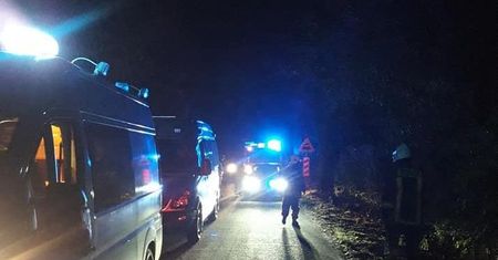 Wielkopolska. Śmiertelny wypadek. Motocyklista uderzył w drzewo