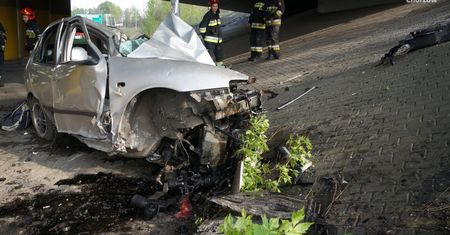Śmiertelny wypadek na Śląsku. Kierowca uderzył w filar wiaduktu