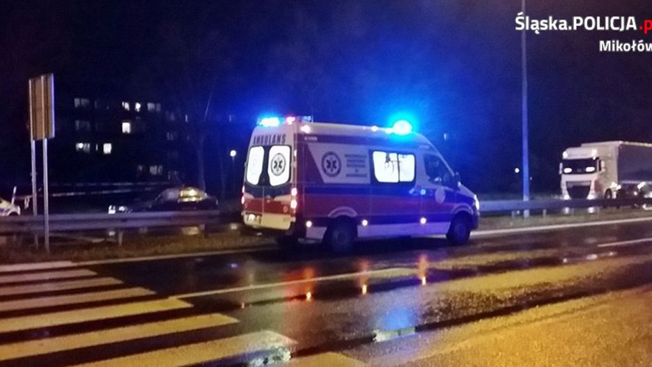  Mieszkańcy od dawna domagali się instalacji świateł na przejściu, gdzie zginęły nastolatki.