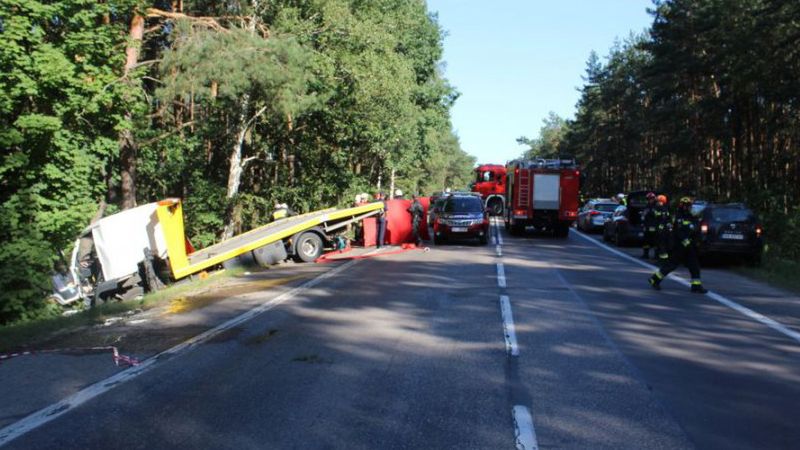 W tym wypadku zginęli rodzice i ich 2-letnie dziecko. Policja prosi świadków o pomoc
