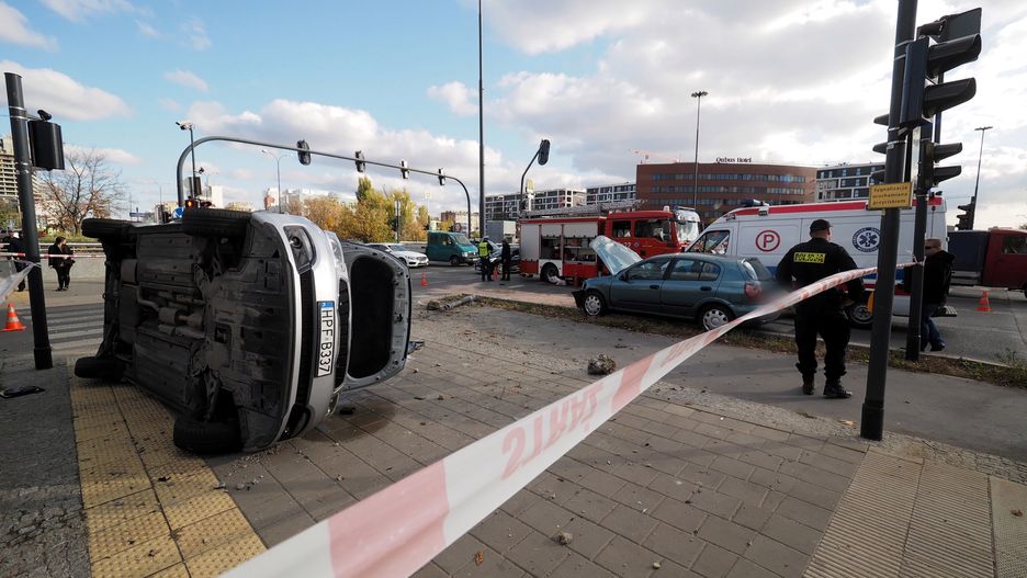 Łódź. Służby ratunkowe na miejscu wypadku