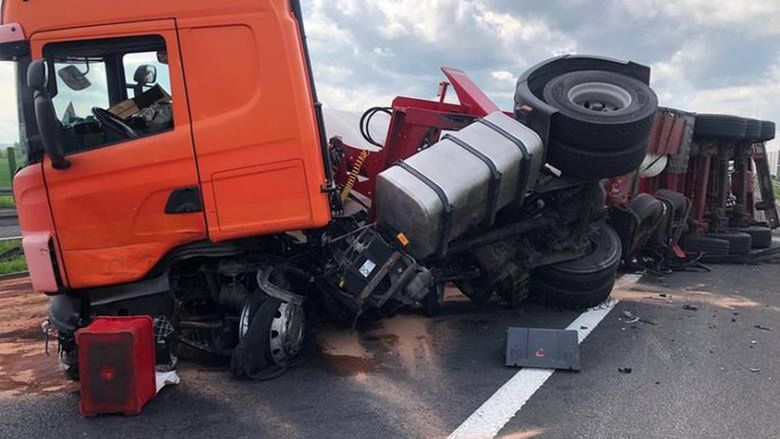 Zderzenie trzech aut na A4
