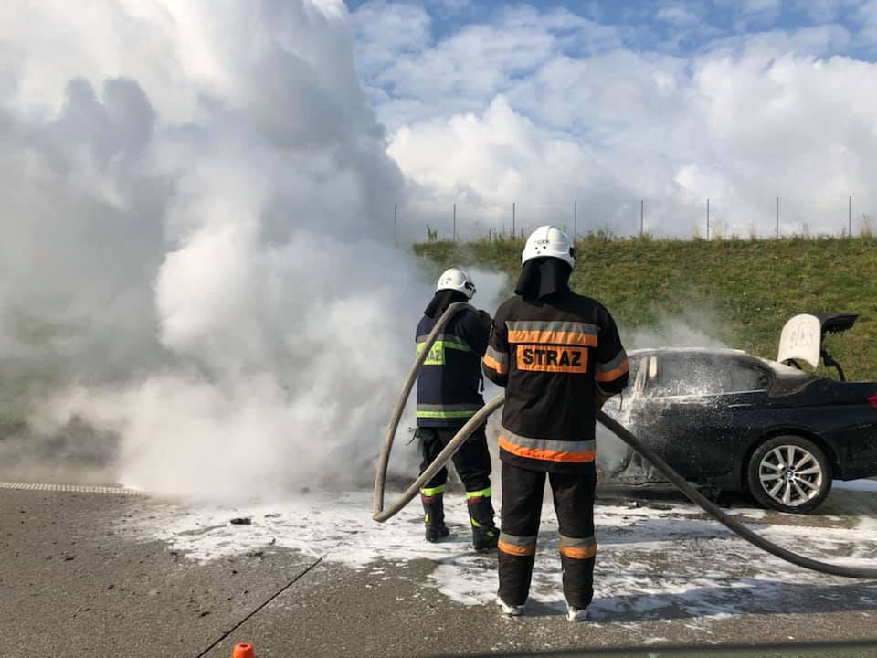 Samochód płonie na A1. Jest korek 