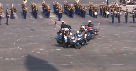 Wpadka francuskiej policji. Wypadek na obchodach święta