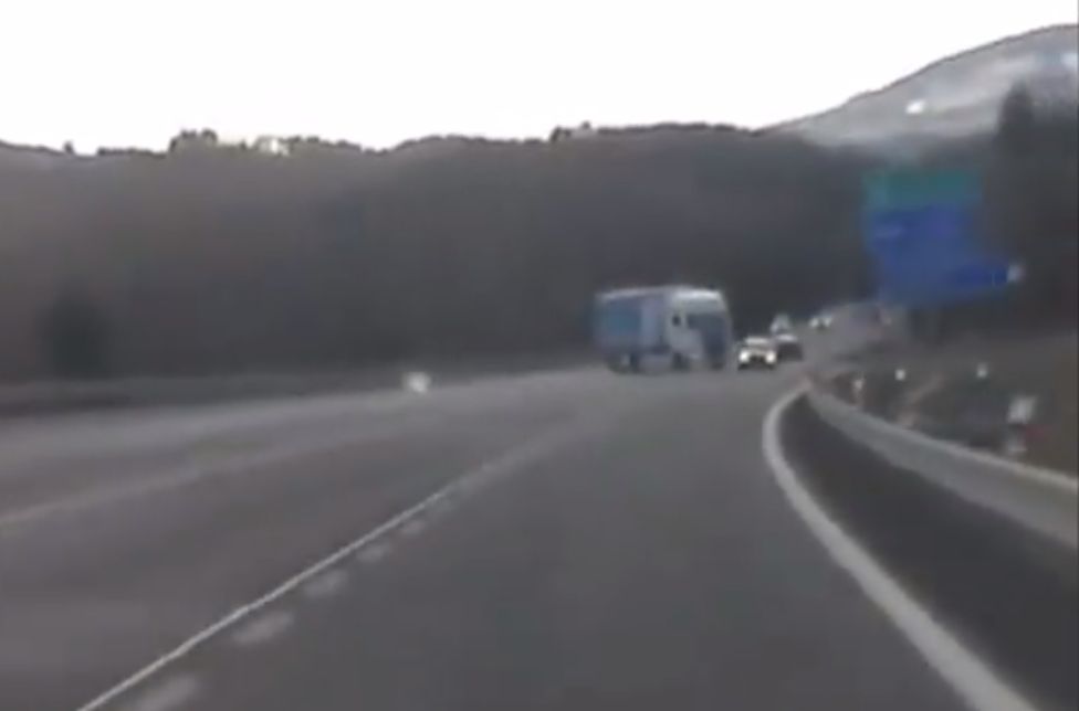 Czechy: policja poszukuje kierowcy polskiej ciężarówki. Wykonał bardzo niebezpieczny manerw