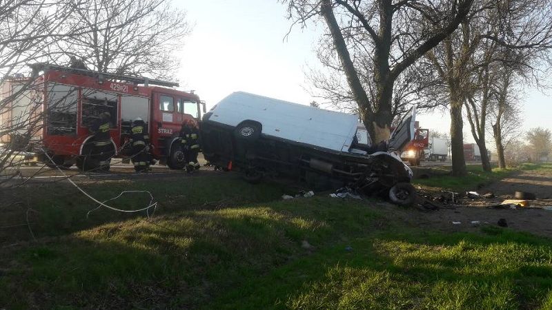 Tragiczny wypadek na drodze krajowej nr 91 pod Krośniewicami (woj. łódzkie). Zginęły w nim dwie osoby