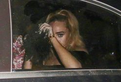 Adele czmychała z urodzin pod obstawą ochrony. Paparazzi dopięli swego