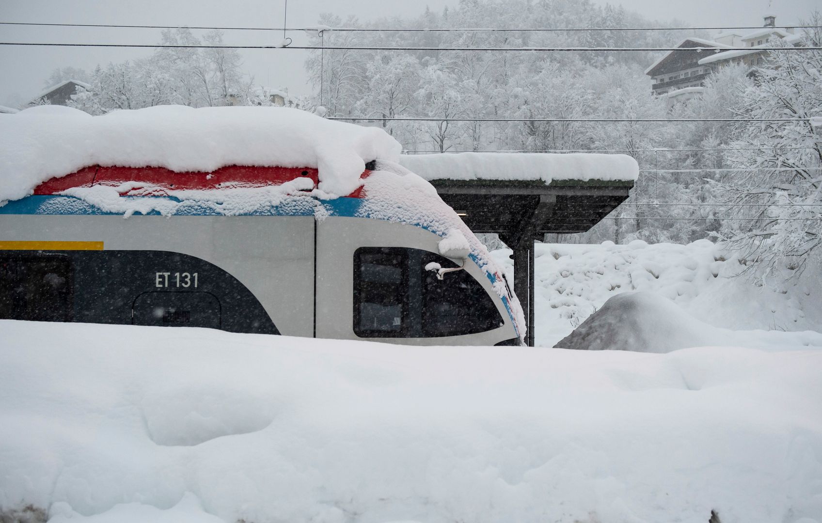 Nie żyje kilkanaście osób. Atak zimy spowodował katastrofę w Europie