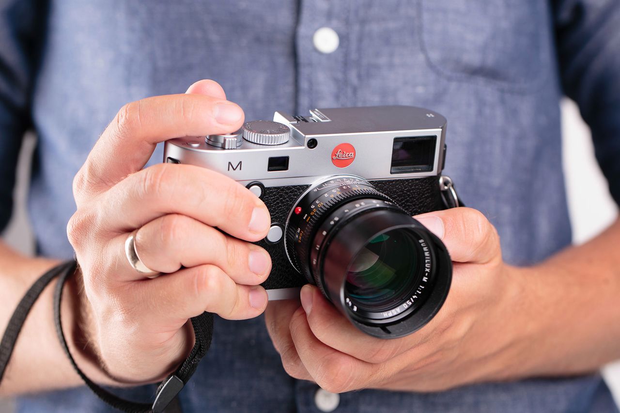 Leica M - jeden z nielicznych przykładów udanego mariażu fotografii analogowej i cyfrowej.