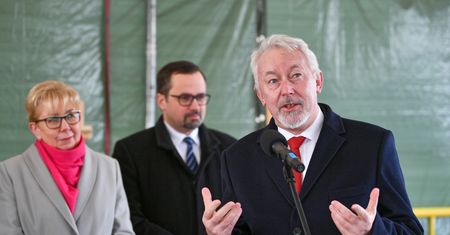 Kolejni urzędnicy z dyplomem Collegium Humanum. Lista dopiero po wyborach