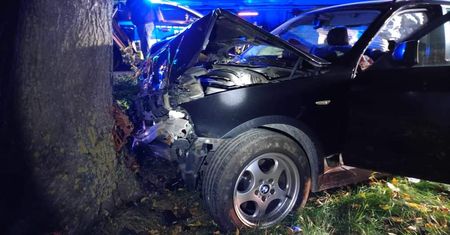 Poważny wypadek na DK19. Dwie osoby ranne