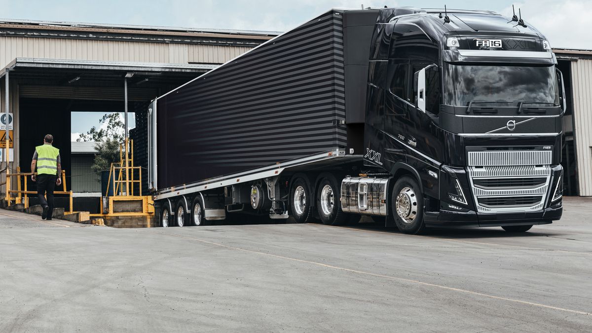 Kierowca ciężarówki musi uważać nawet na to, czego nie widzi